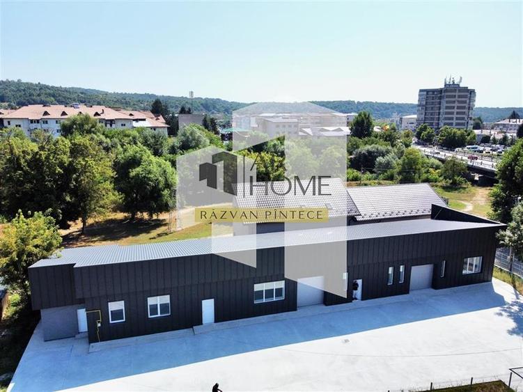 Hala industriala, renovata complet, 280 mp, central Moreni, Dambovita