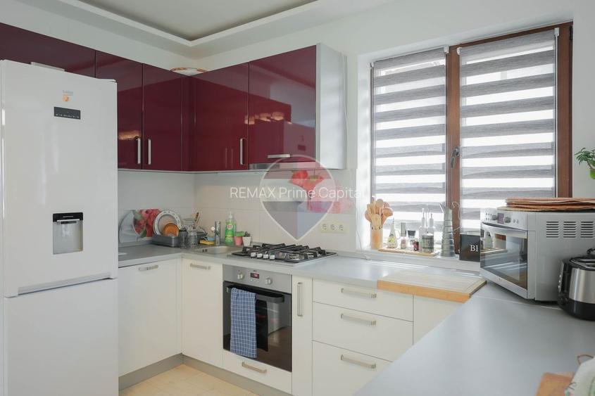 De vânzare casă - duplex cu 4 camere, panouri fotovoltaice -Sântandrei
