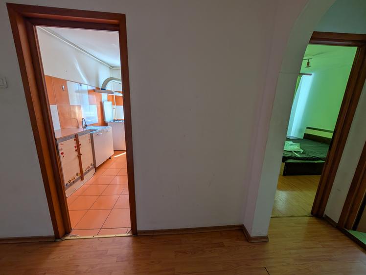 De închiriat 3 camere Piata Sud
