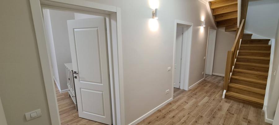Inchiriez apartament 4 camere Bd. Dacia, recent renovat.