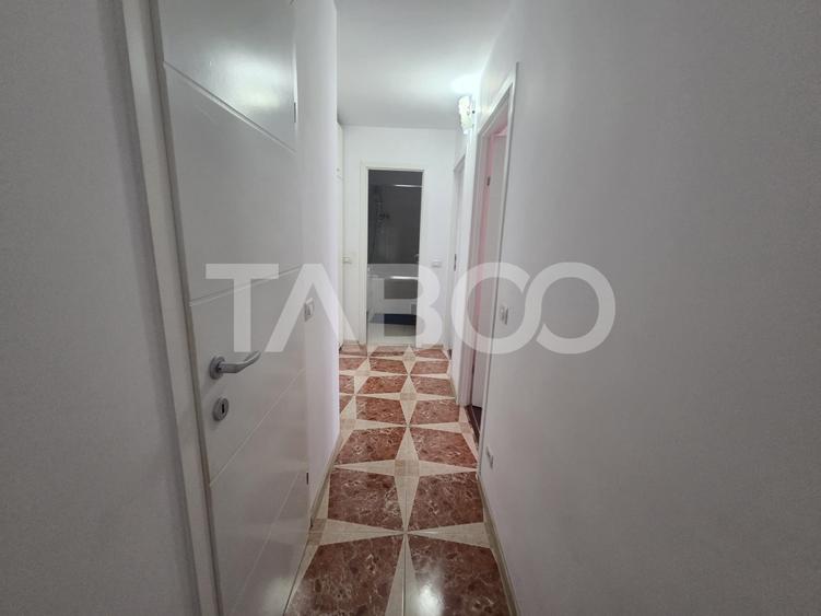 Apartament 3 camere decomnadat de vanzare 72 mp balcon 7 mp