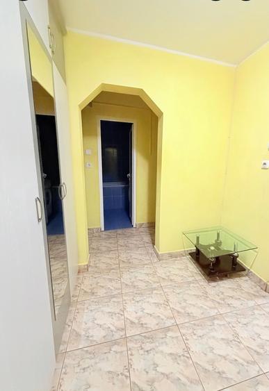 Apartament 2 camere decomandat, et. 3 - Ale. Zorilor