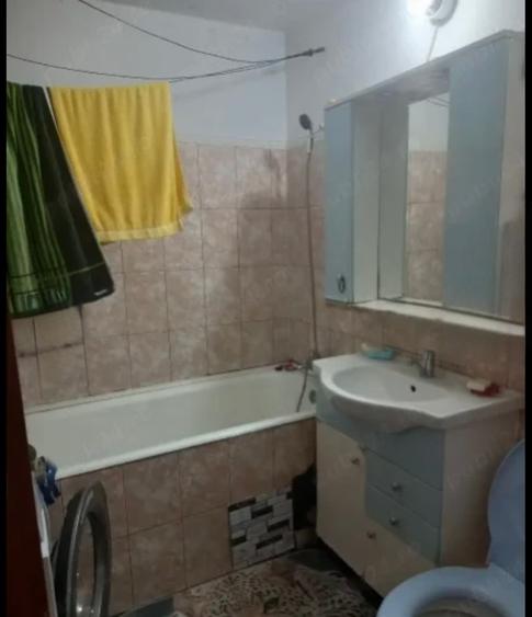 Vânzare apartament 3 camere zona Veteranilor