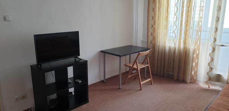 Dristor, garsoniera, 1 minut metrou, bloc mixt, 330 euro