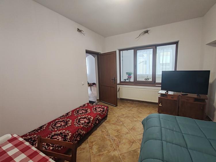 Casa 4 camere libera la vanzare GHIMBAV - zona Garii