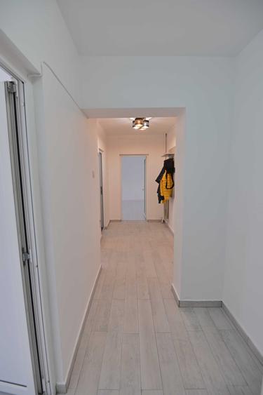 APARTAMENT 2 CAMERE 1/8 BL 1992 MONOLIT  2 BALCOANE RENOVAT VEDERE BULEVARD