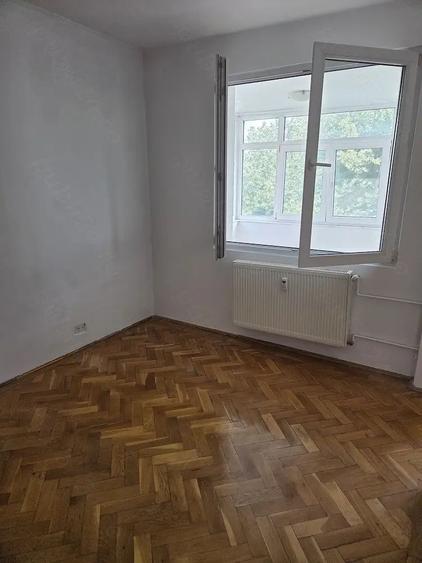 Vanzare apartament 2 camere Dristor- Piata Ramnicu Sarat