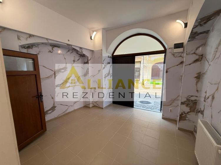 Piata Unirii Apartament tip duplex P+1 50 mp Centru Vechi Complet Renovat