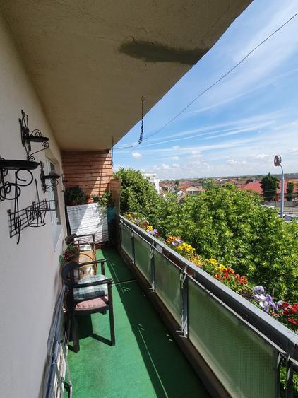 Vand ap 4 camere la pret de 3 camere -zona Micalaca-Miorita