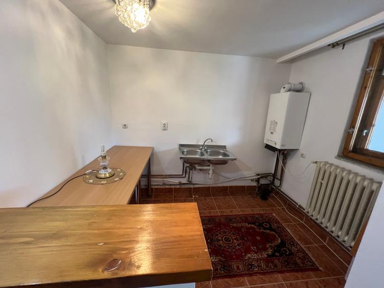 ÎNCHIRIEZ CASĂ TIP DUPLEX – 4 CAMERE DECOMANDATE – ZONA TREI STEJARI