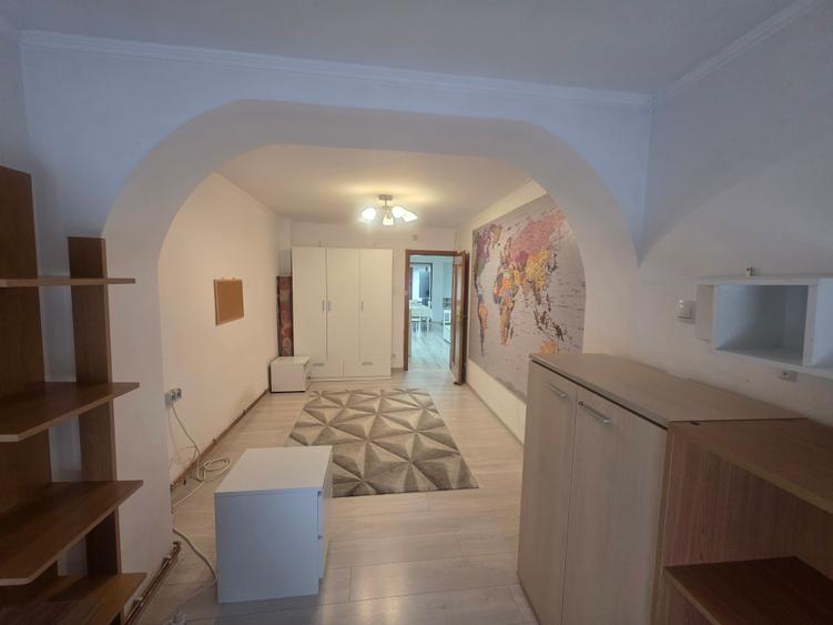 Vand apartament 3 camere amenajat