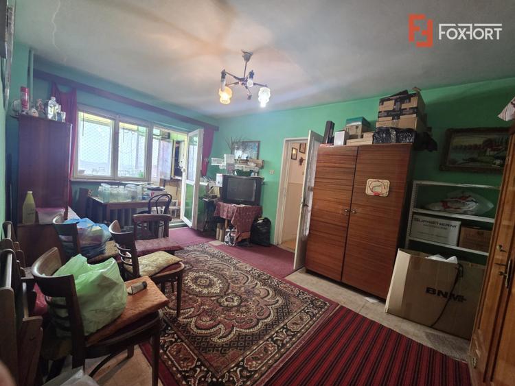 Apartament cu 4 camere, etaj 5/8, zona Micalaca