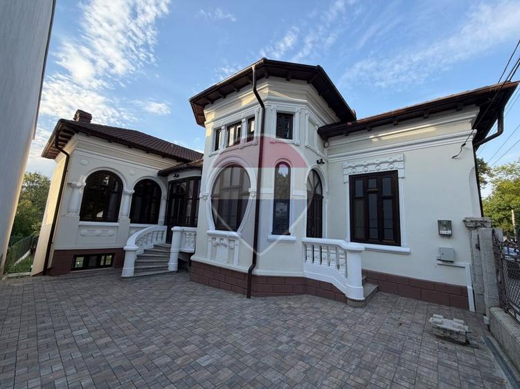 Casă pentru clinica beauty, restaurant, afterschool, Central, Slatina