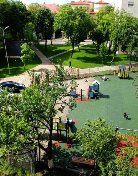 Apartament  3 camere, DECOMANDAT,  zona Centru-Palas Mall - 18