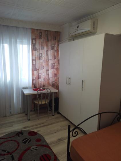 Dristor, garsoniera, 300 euro, 3 min metrou , mobilata , utilata