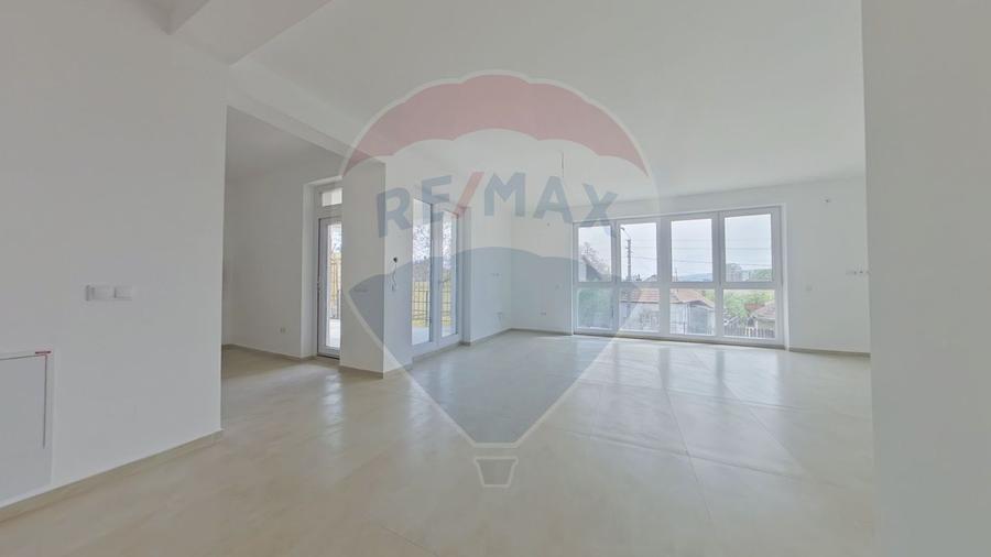 Casa/vila cu 5 camere, comision 0% la cumparator