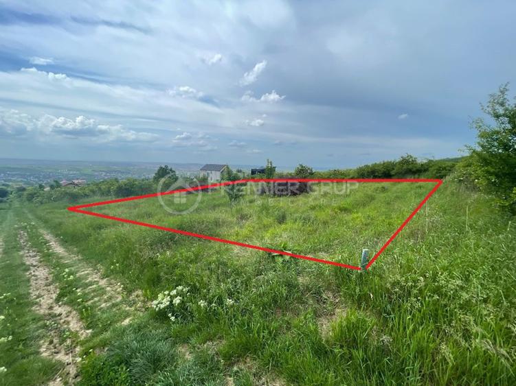 Teren extravilan 952mp, Bucium, cu dublu acces la drum