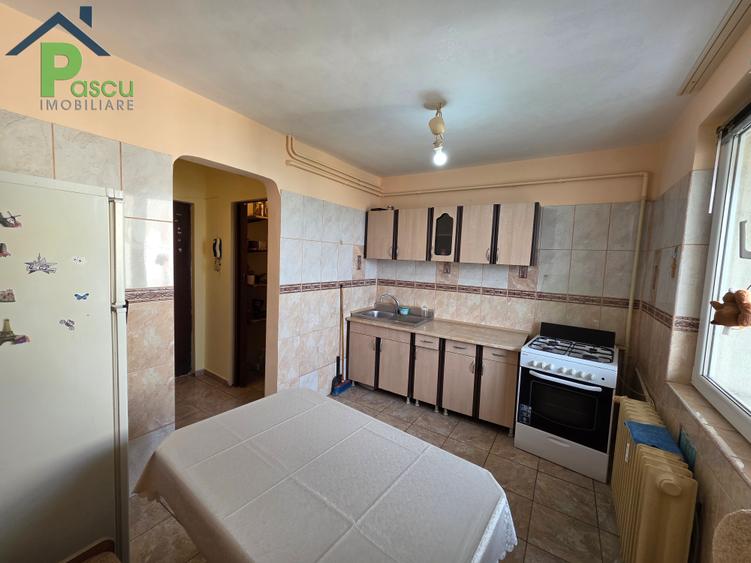 Apartament 2 camere Piata Sudului, langa metrou, cf. I, 54 mpu, bloc reabilitat