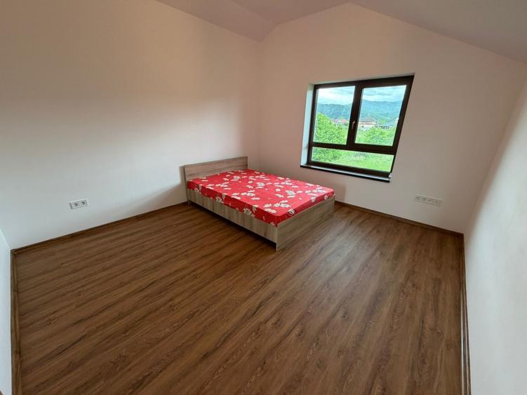 Casa P + 1 , 4 camere, 2 bai, bucatarie cu dining