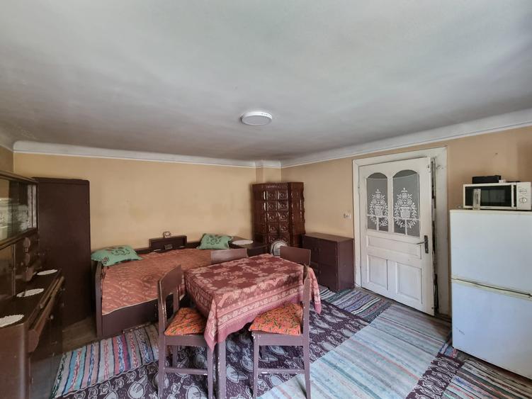 Casa 3 camere libera la vanzare TARLUNGENI