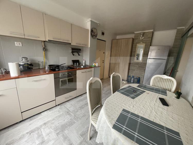 Apartament cu 3 camere, zona centrala