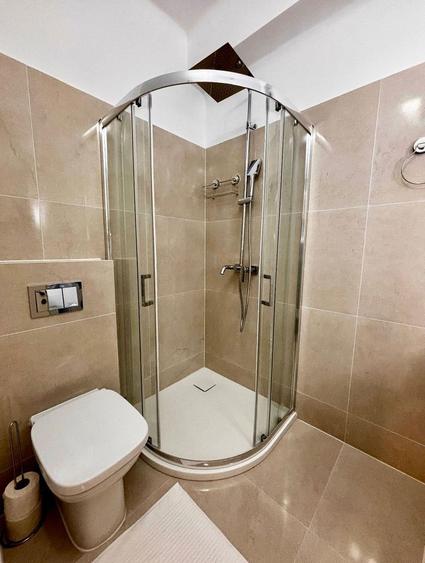 Garsonieră modernă și complet renovată – Piața Rosetti | 20 mp | 400 €