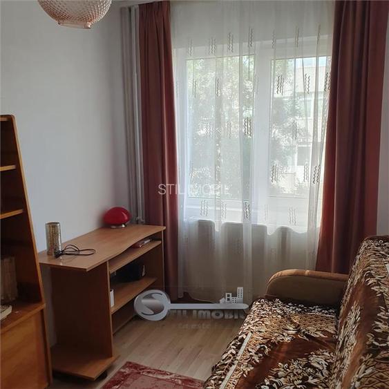 Apartament 3 camere decomandat | Podu Roș - 300€ negociabil - 5