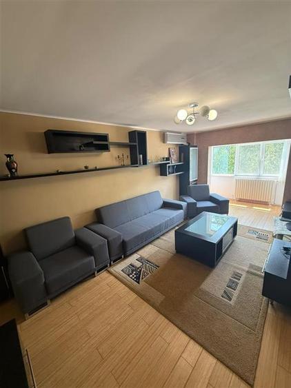 Apartament decomandat 3 camere