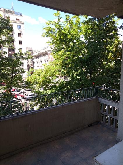 2 camere ideal investitie/regim hotelier metrou Piata Romana langa scara