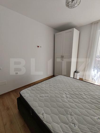 Apartament cu 3 camere, 63 mp, cu 2 bai si balcon mare, in zona Valea Garboului