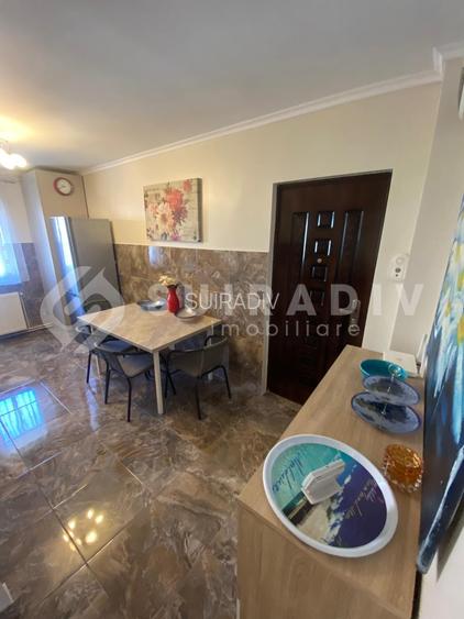 Apartament cu 3 camere, 2 bai, parcare- zona UMF