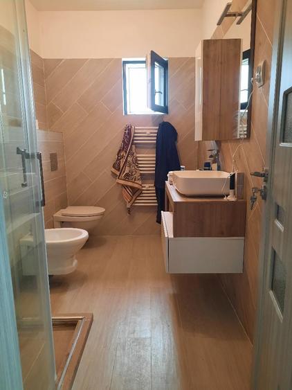 FARA COMISIOANE Tartasesti aproape de asfalt casa 5 camere 3 bai P+1+pod garaj