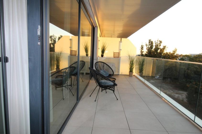VOGH Olimp 2 camere cu terasa mare view catre mare. De vanzare ap la mare in OLI