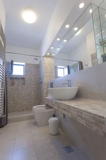 Penthouse deosebit cu 3 camere de inchiriat langa Piata Victoriei