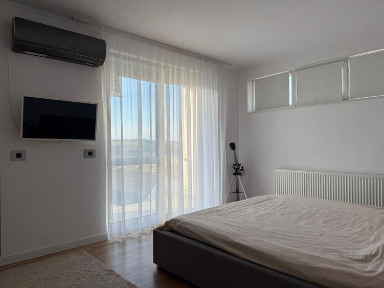 Duplex de vanzare de 120 mp , teren 300 mp zona Vivo