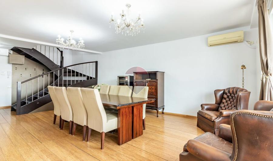 Apartament 4 camere de vanzare la Unirii, 3xparcare, boxa, bloc nou