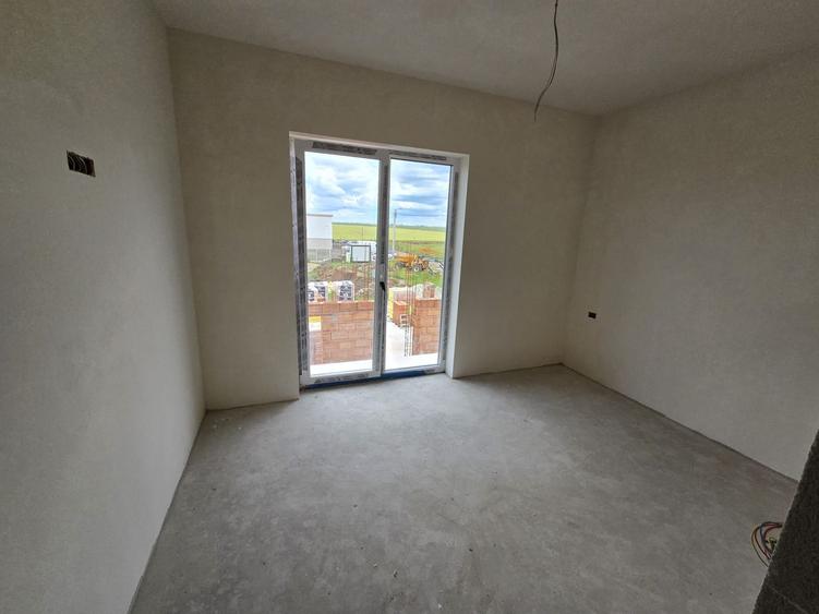 Sanandrei, Duplex P+1, Perete Dublu, Materiale de Calitate, Teren Generos