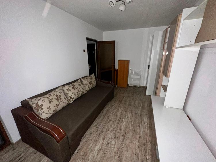 Garsoniera confort 1 ,renovata, mobillata si utila -etaj 1 !
