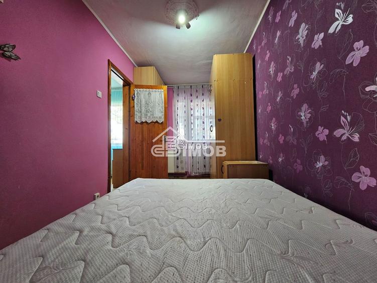 Apartament 3 camere, Micro 6 – etaj 1, centrală proprie, mobilat