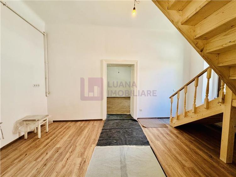 Apartament 2 camere de vanzare | Central | recent renovat | strada Crisanei