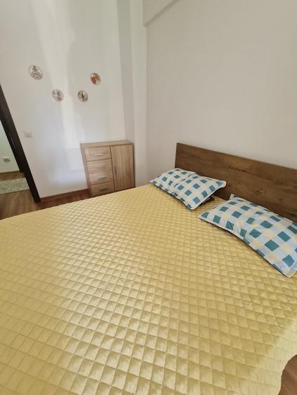 Apartament cu 2 camere - zona Podu Ros - Palas