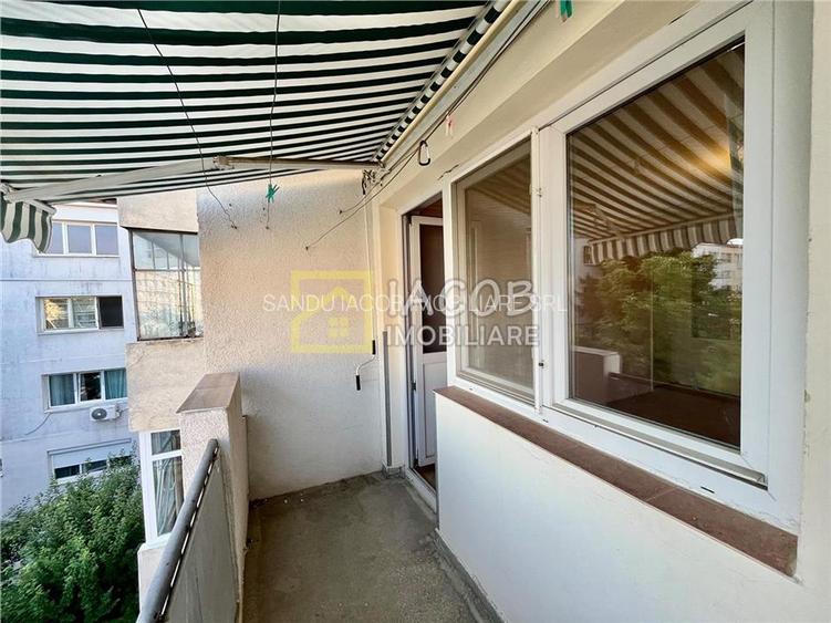 Apartament 2 camere decomandate, etaj 3, zona Energiei, str. Banatului 3 - 2