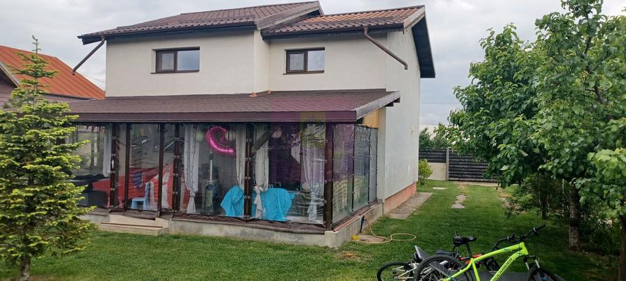 Săbăreni, casă 2011, P+M 4 camere + dependințe, curte 500 mp
