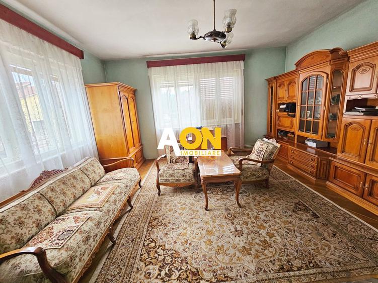 Casa 4 camere, 618 mp teren, zona Centru