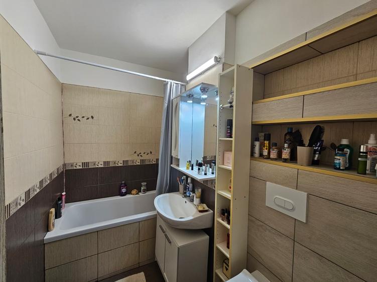 Apartament 3 camere, dec, 2 băi, 2 balcoane, et. 3 din 4, zona Șagului-Steaua