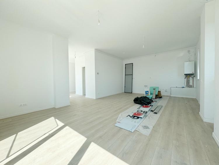 Penthouse 3 camere,decomandat, 89.7mp utili,toate utilitatile,Aradului