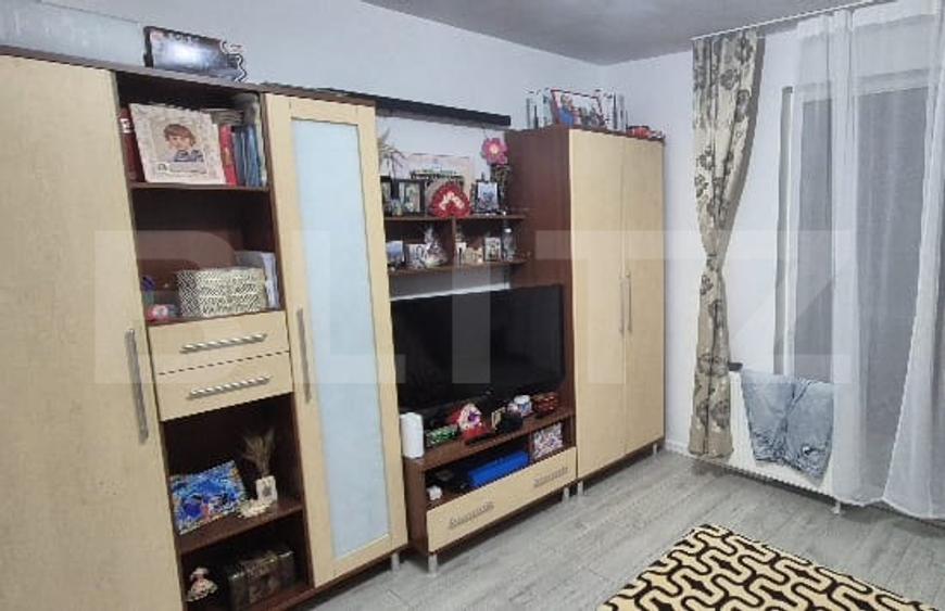 Apartament cu 3 camere, zona Porii