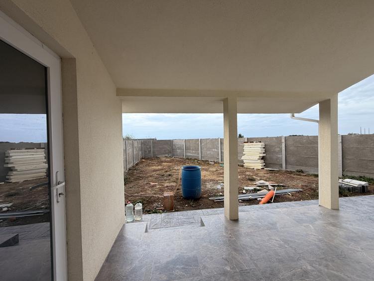 Duplex cu 3 camere, 80 mp utili, 16 mp terasa, 463 mp teren - Sag