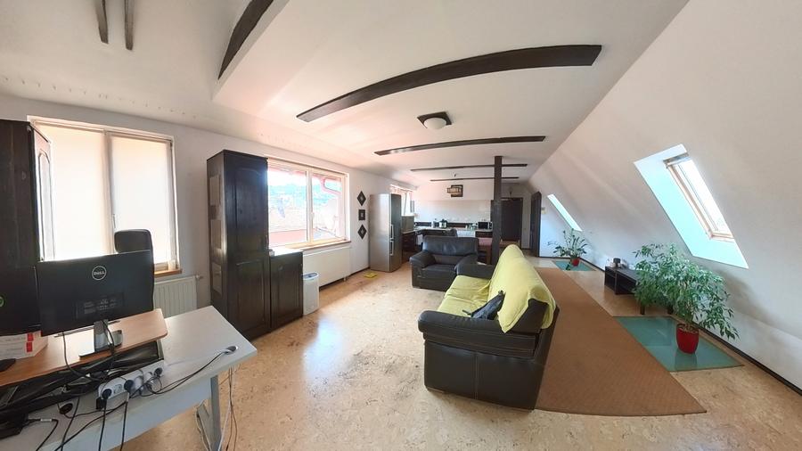 Apartament mobilat si utilat,centrul istoric Brasov + parcare privata