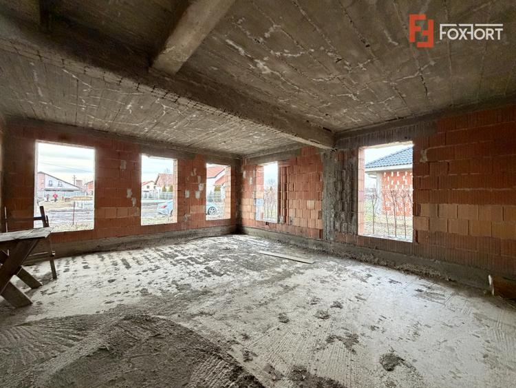 OPORTUNITATE - Casa individuala la rosu, teren de 851 mp in Peciu Nou